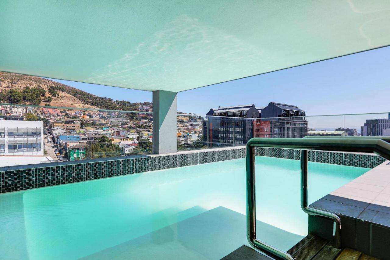 Backup-Powered Colourfull City Balcony Apartment Кейптаун Екстериор снимка
